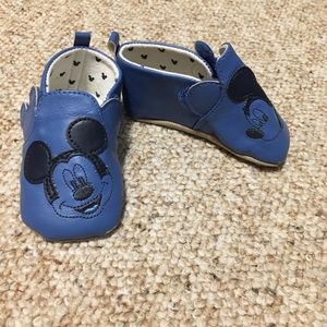 Mickey Mouse infant shoes